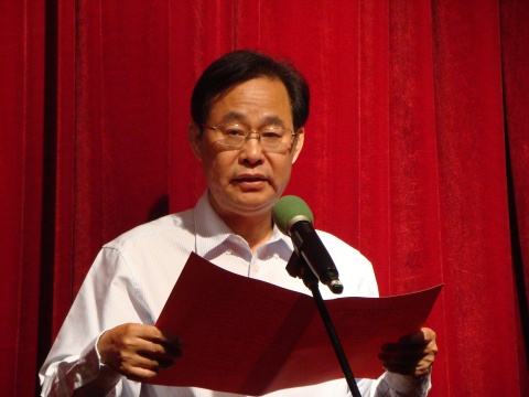 第一完全學(xué)?？傂ｉL(zhǎng)王連照