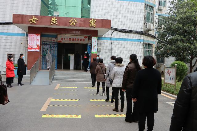 市教育局對南陽一中、南陽五中高三開學準備工作開展檢查驗收