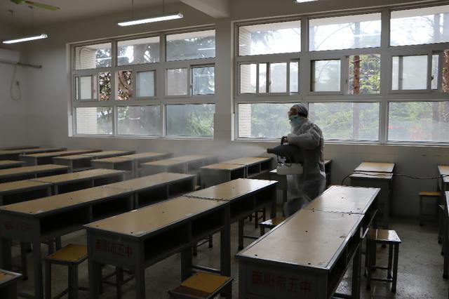 市教育局對南陽一中、南陽五中高三開學準備工作開展檢查驗收