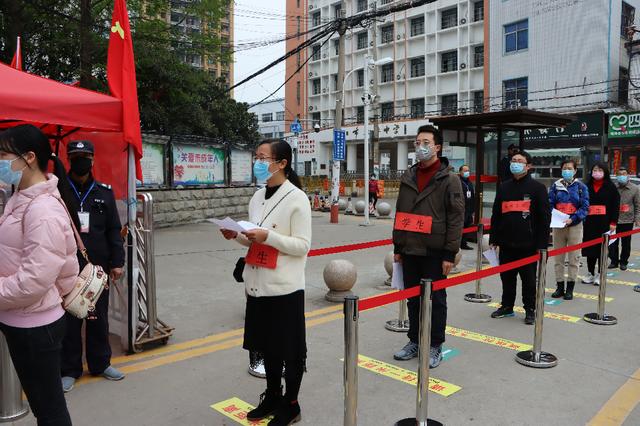 市教育局對南陽一中、南陽五中高三開學準備工作開展檢查驗收