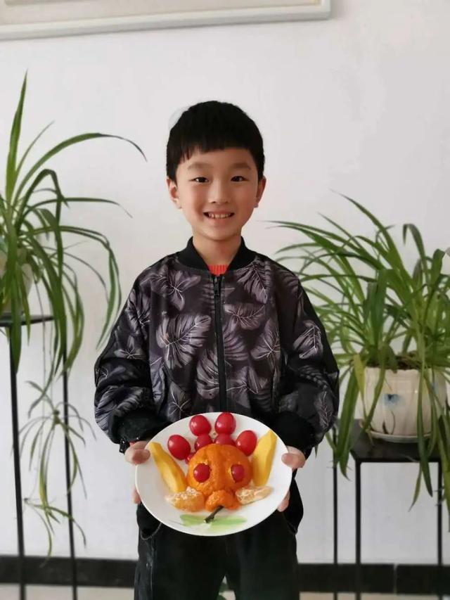超可愛！“五一”節(jié)，一完的幼兒到高中生們各顯神通