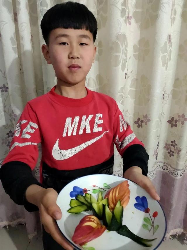超可愛！“五一”節(jié)，一完的幼兒到高中生們各顯神通